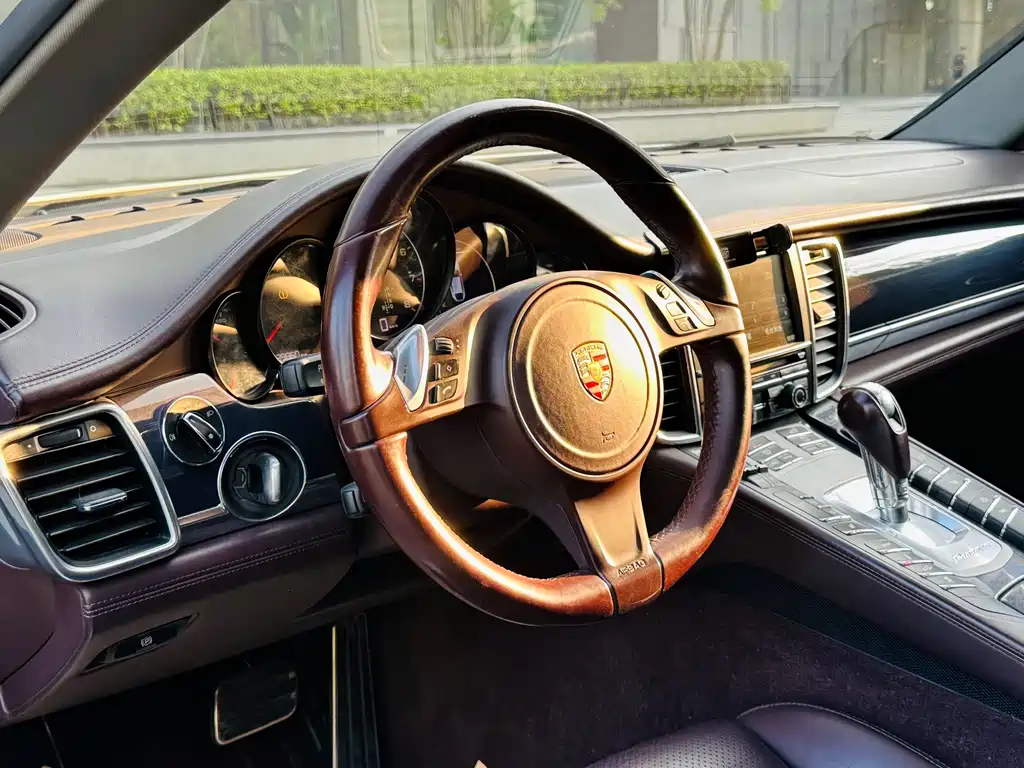 Porsche Panamera 2015 — фото 10