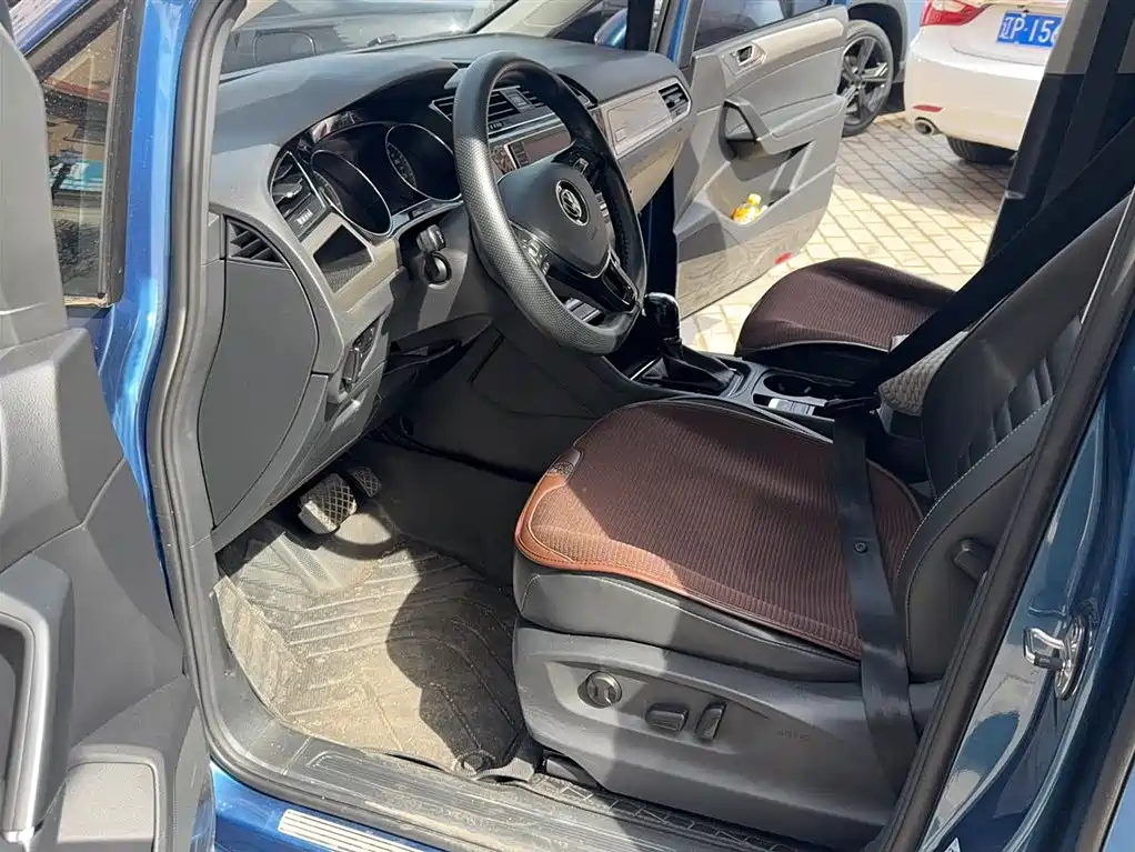 Volkswagen Touran 2018 — фото 16