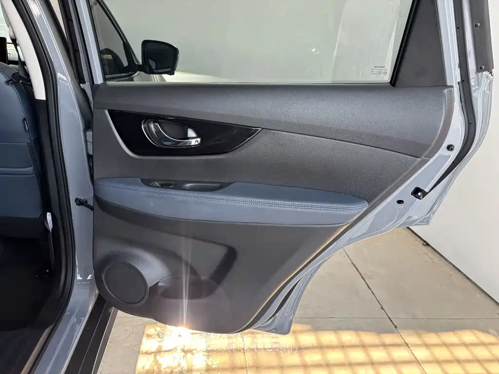 Nissan X-Trail 2025 — фото 23