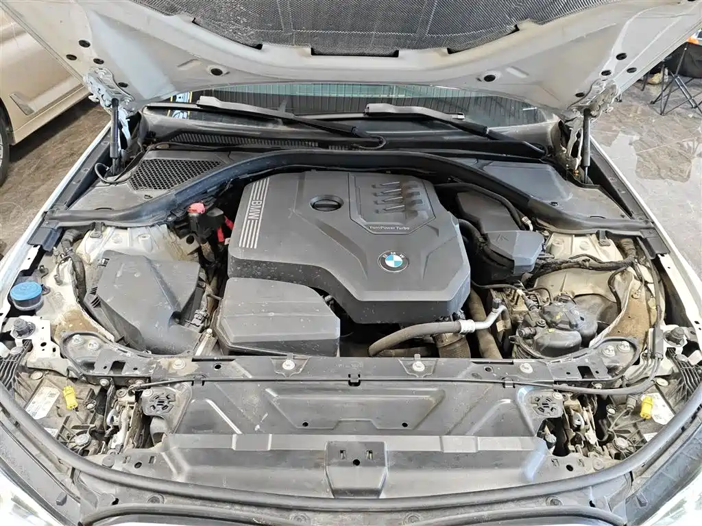 BMW 3 Series 2023 — фото 16