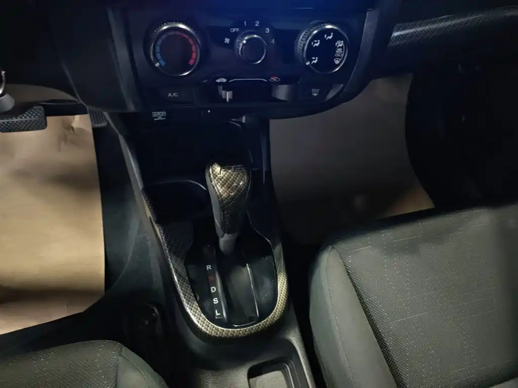 Honda Fit 2017 — фото 14