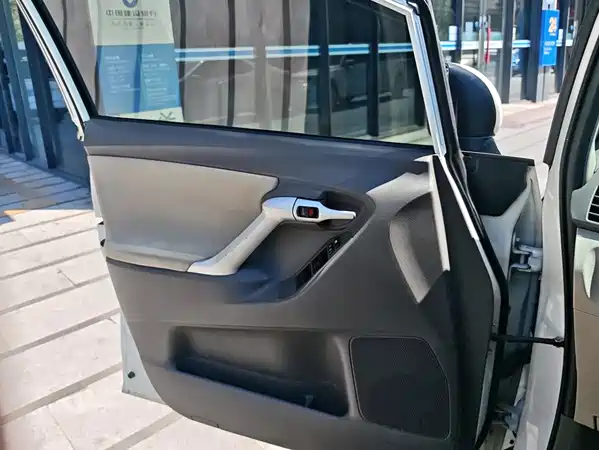 Toyota Yizhi 2017