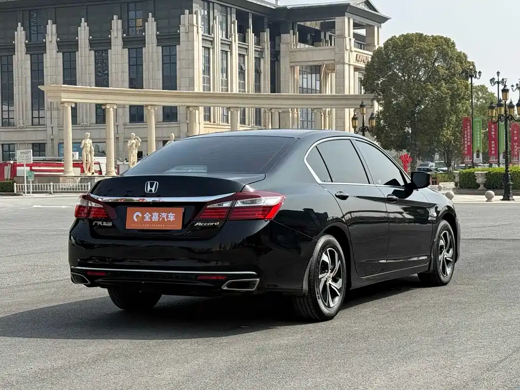 Honda Accord 2018 — фото 9