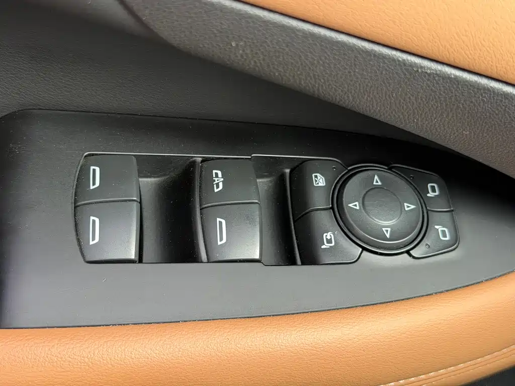 Buick LaCrosse 2017 — фото 17
