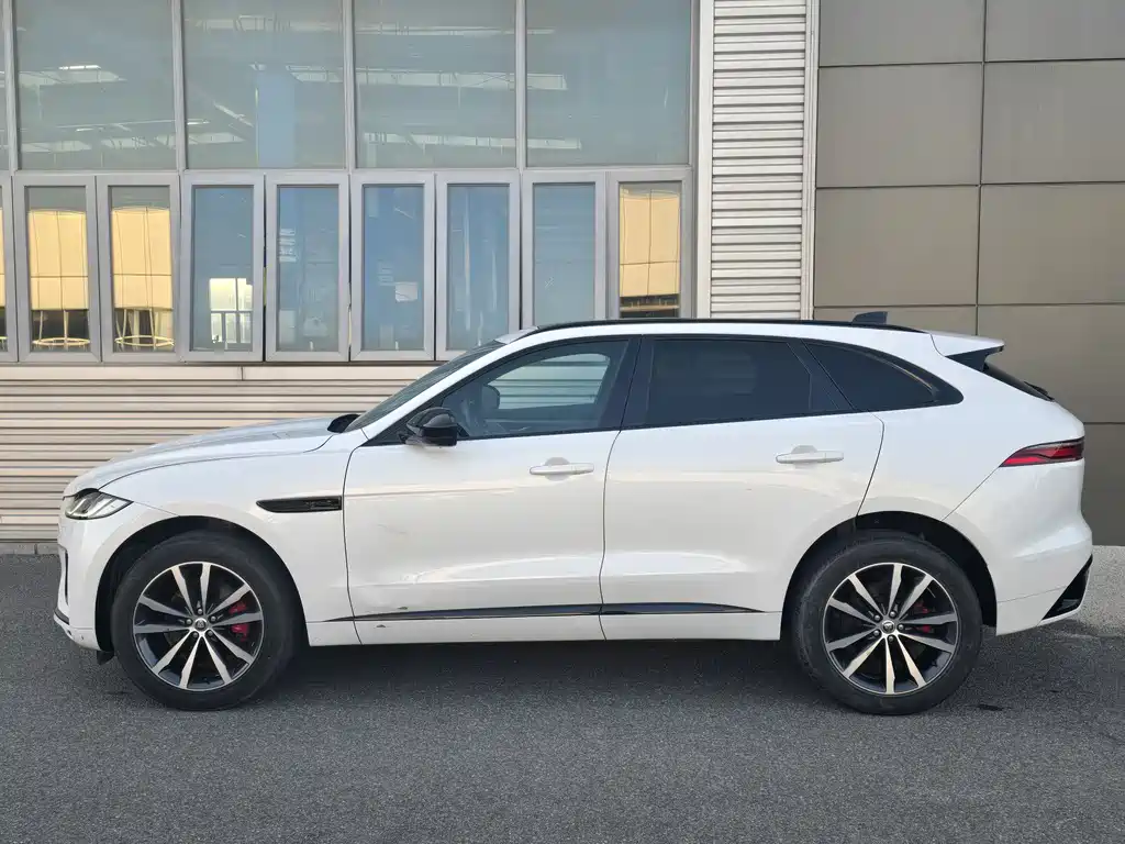 Jaguar F-PACE 2024