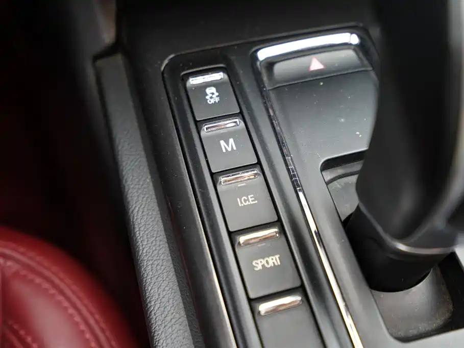 Maserati Ghibli 2017 — фото 11
