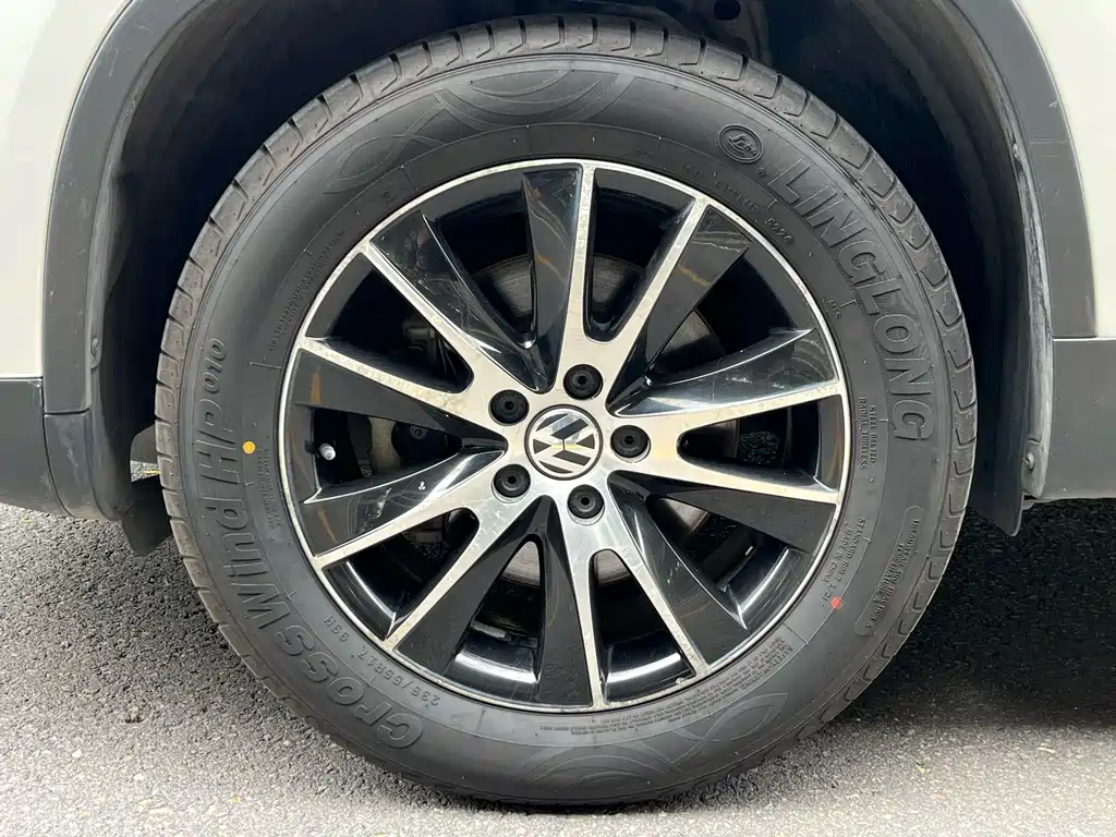 Volkswagen Tiguan 2015 — фото 16