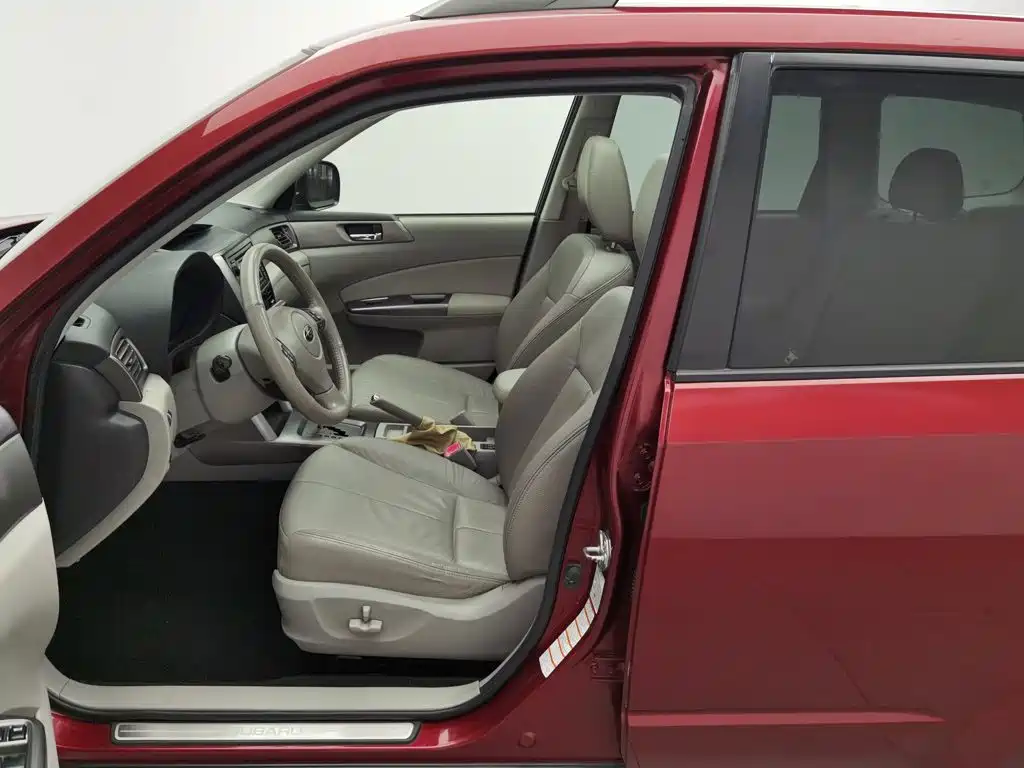 Subaru Forester 2012 — фото 10