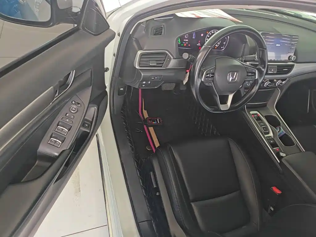 Honda Accord 2020 — фото 16