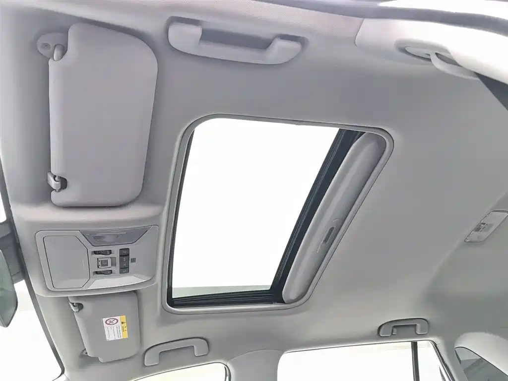 Toyota RAV4 2019 — фото 14