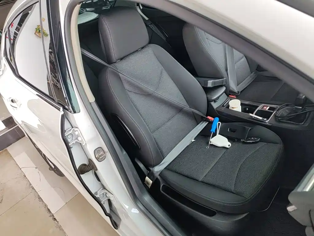 Citroën C4L 2017 — фото 25
