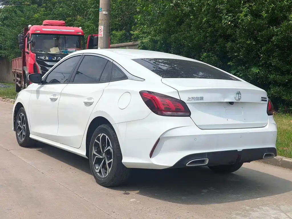 MG MG5 2020