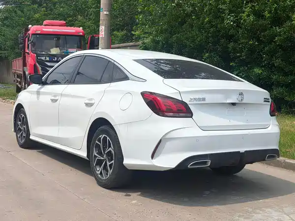MG MG5 2020
