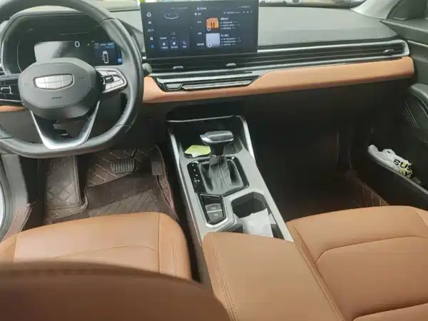 Geely Emgrand 2024