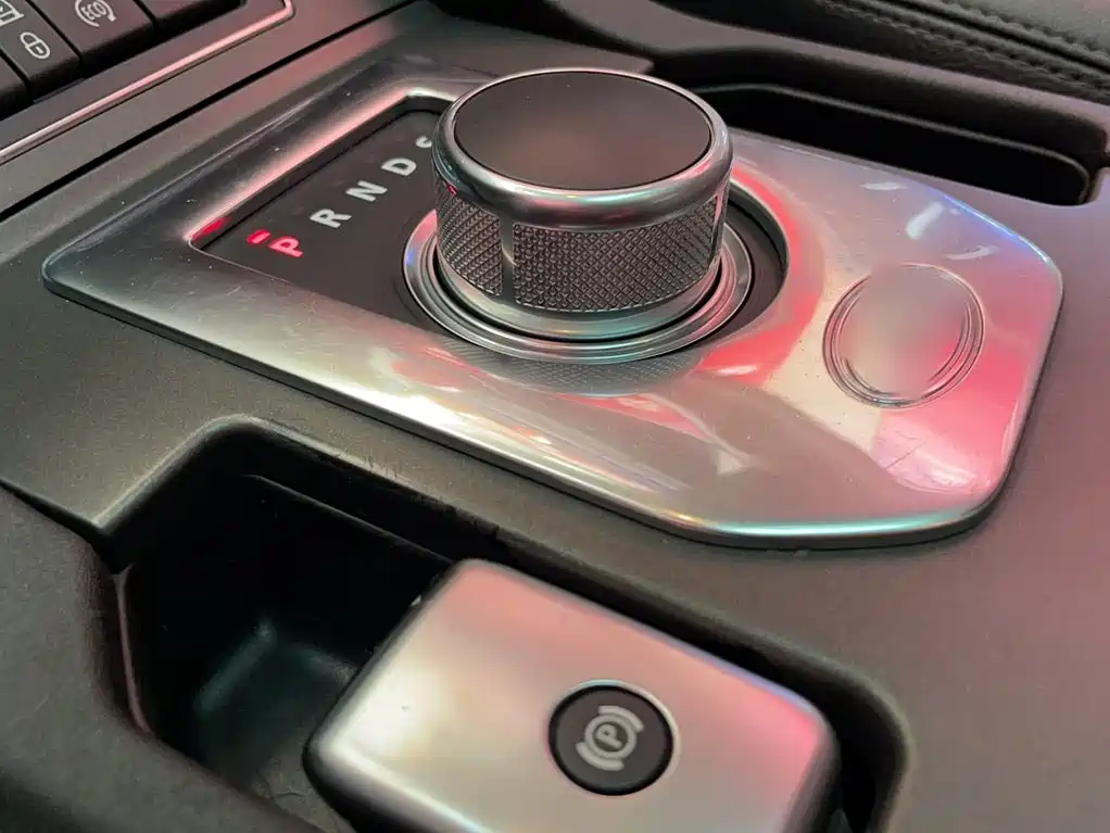 Land Rover Discovery 2016 — фото 11