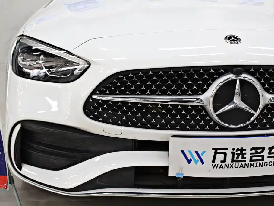 Mercedes-Benz C-Class 2024