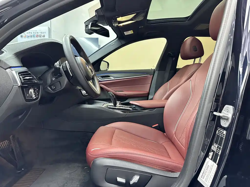 BMW 5 Series 2022 — фото 10