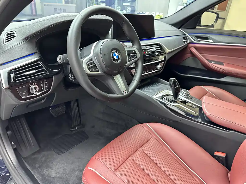 BMW 5 Series 2022 — фото 12