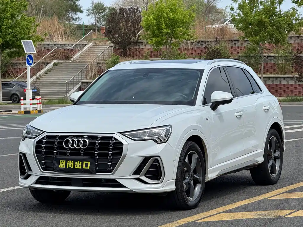 Audi Q3 2022 — фото 2
