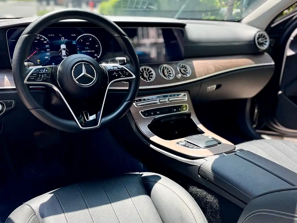 Mercedes-Benz E-Class 2021 — фото 12