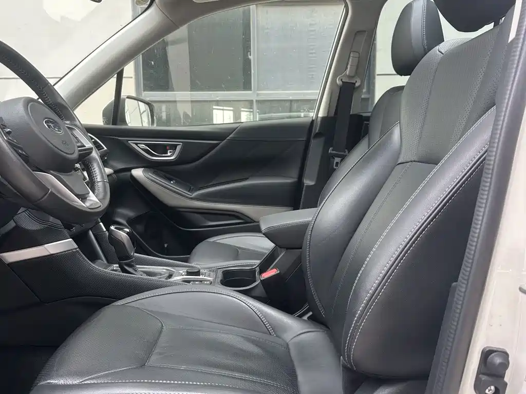 Subaru Forester 2022 — фото 10