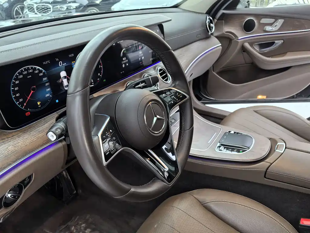 Mercedes-Benz E-Class 2022 — фото 6