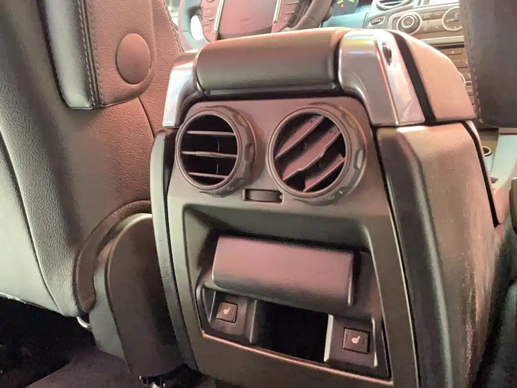 Land Rover Discovery 2016 — фото 24