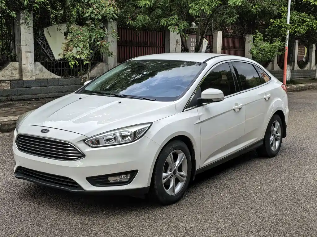 Ford Focus 2017 — фото 1