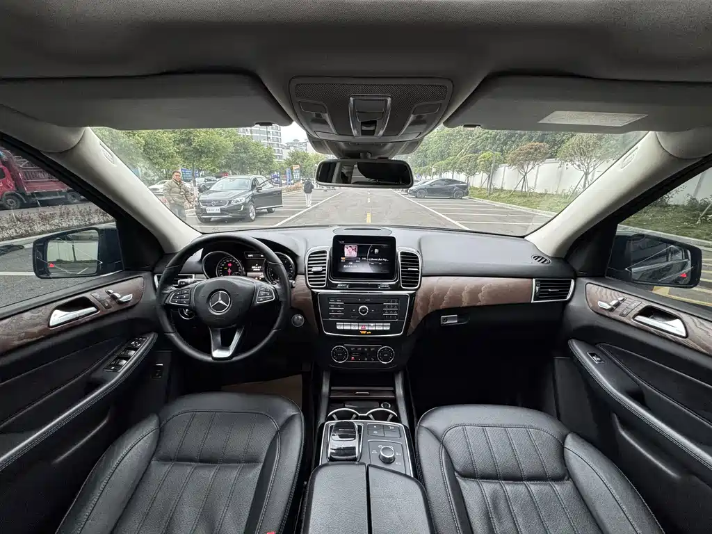 Mercedes-Benz GLE 2016