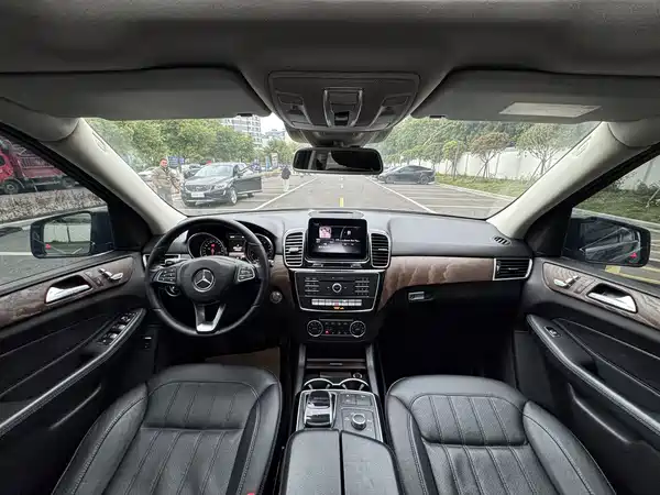 Mercedes-Benz GLE 2016