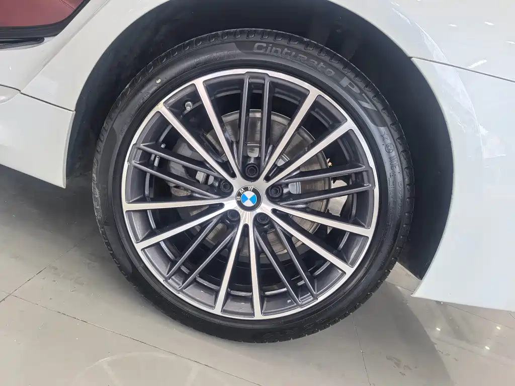 BMW 5 Series 2022 — фото 16