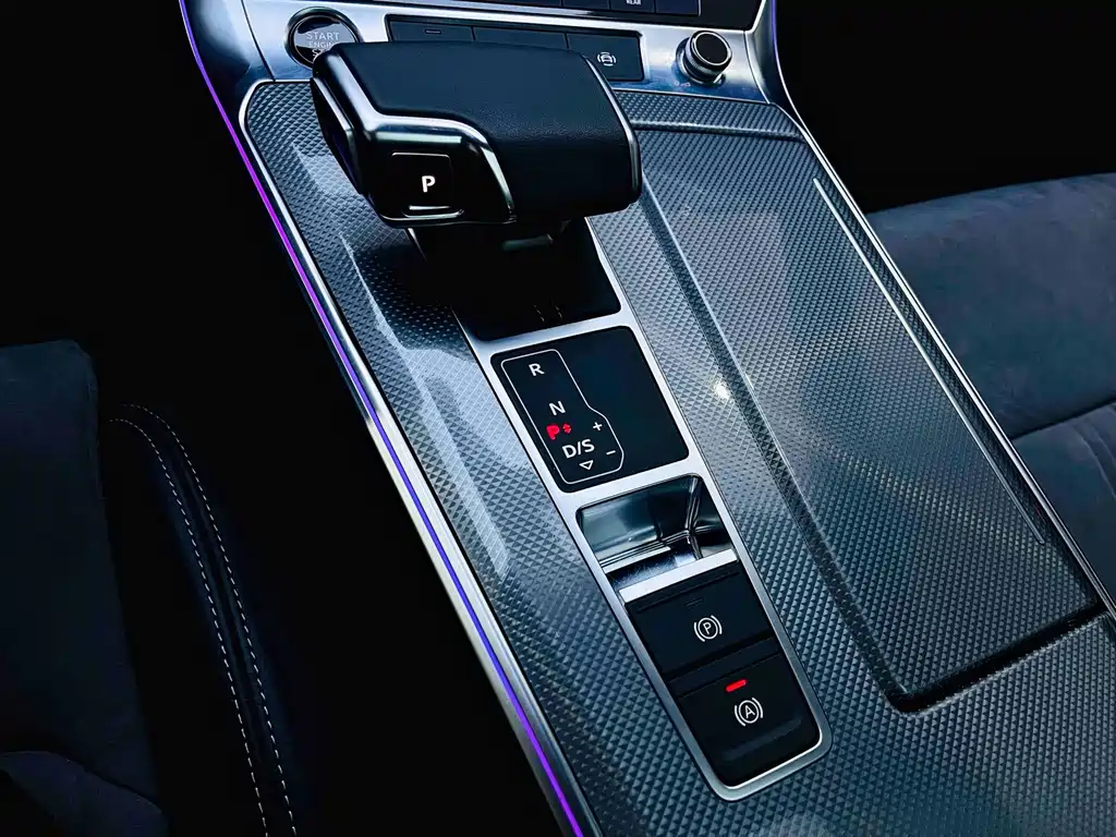 Audi A6L 2022 — фото 15