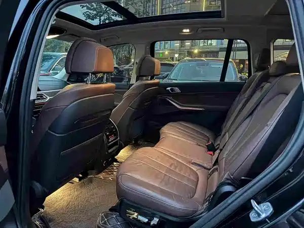 BMW X7 2021