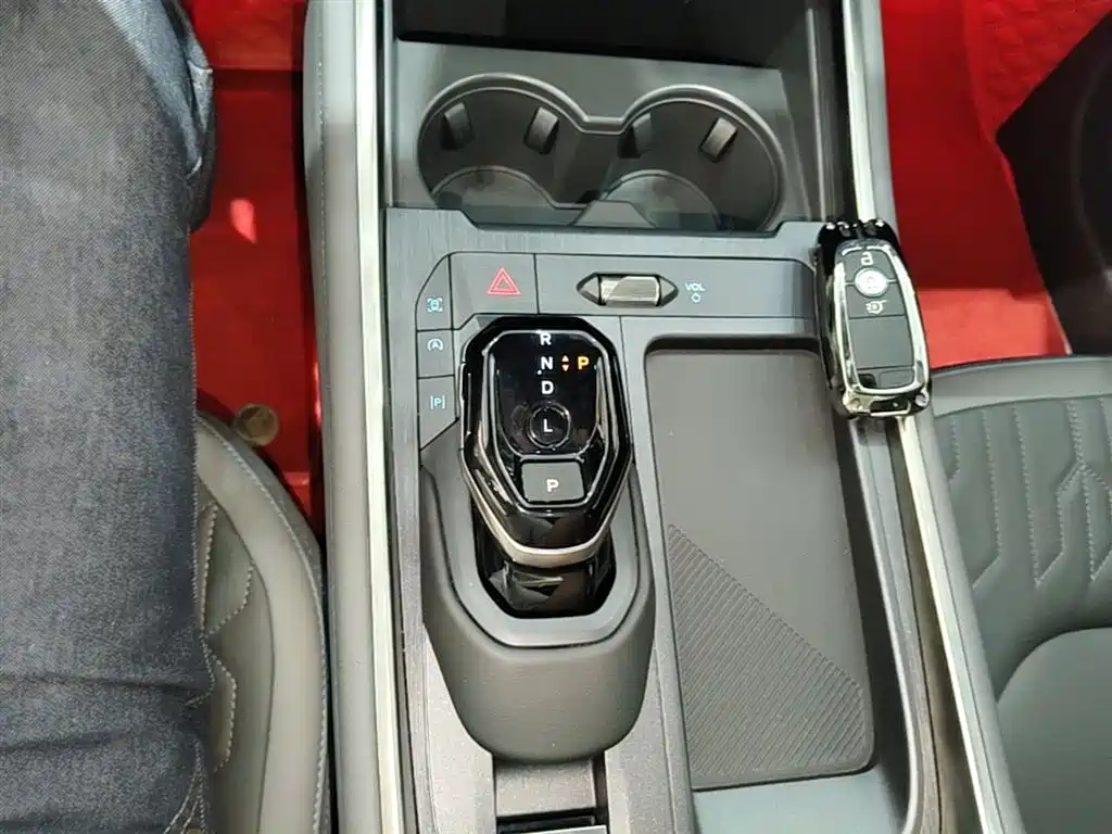 Ford Edge 2023 — фото 14