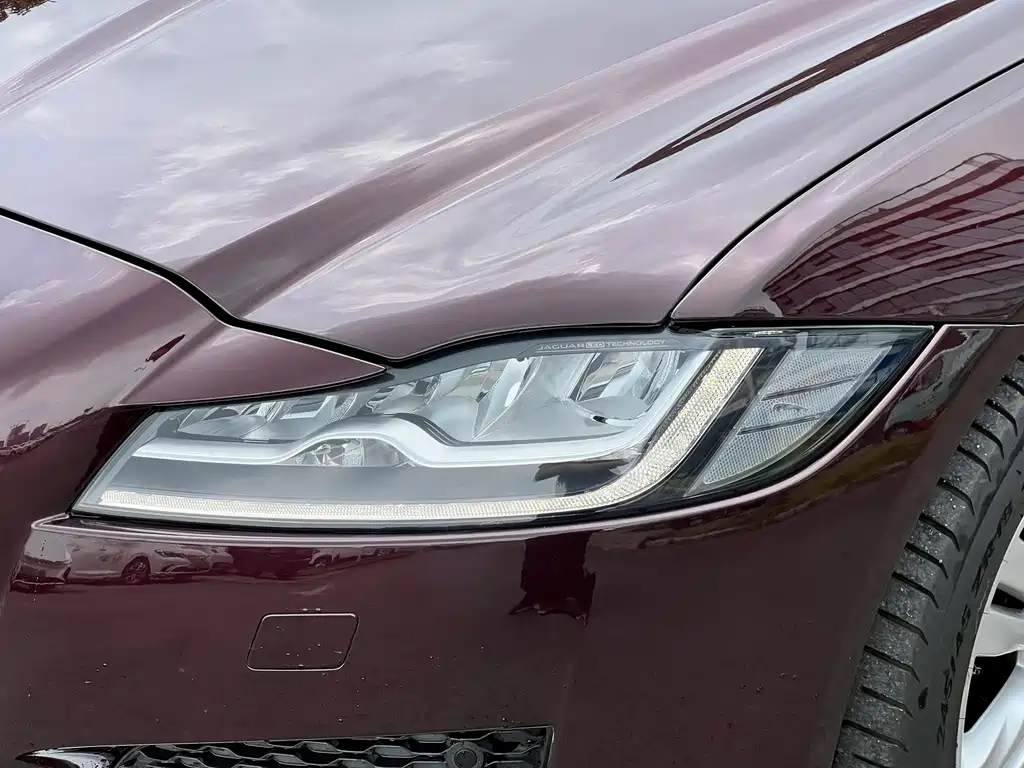 Jaguar XFL 2018 — фото 18