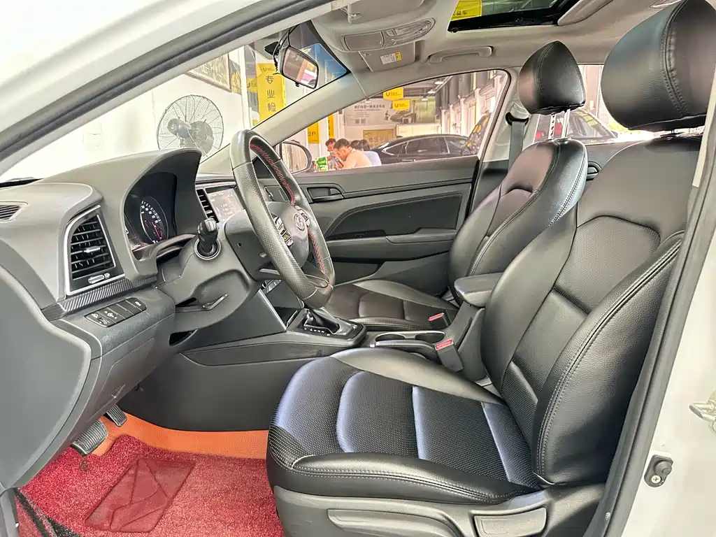 Hyundai Elantra 2019 — фото 4