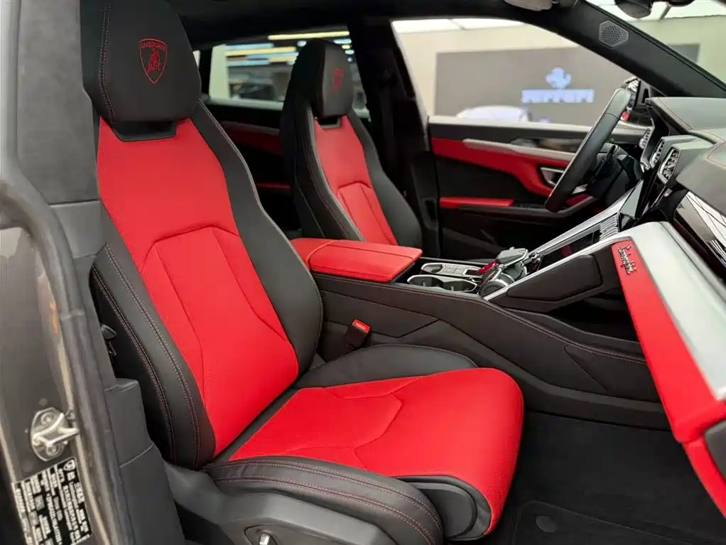 Lamborghini Urus 2022 — фото 11