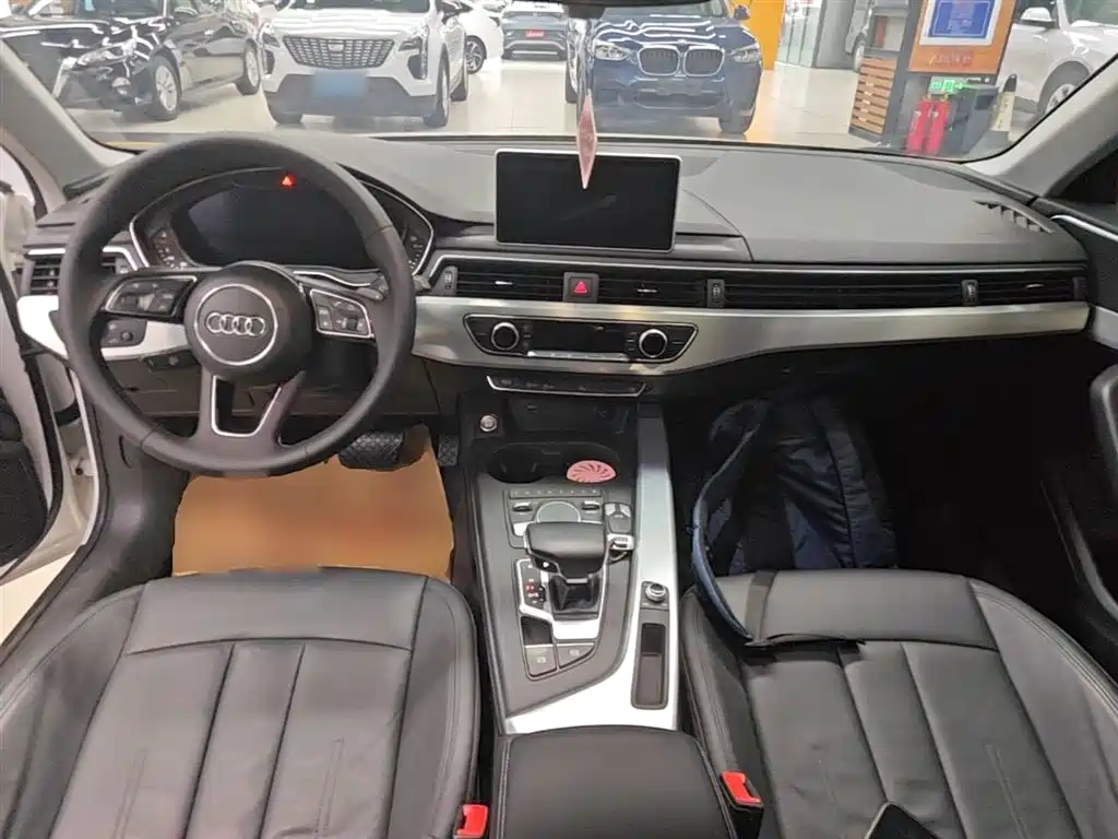 Audi A4L 2018 — фото 10
