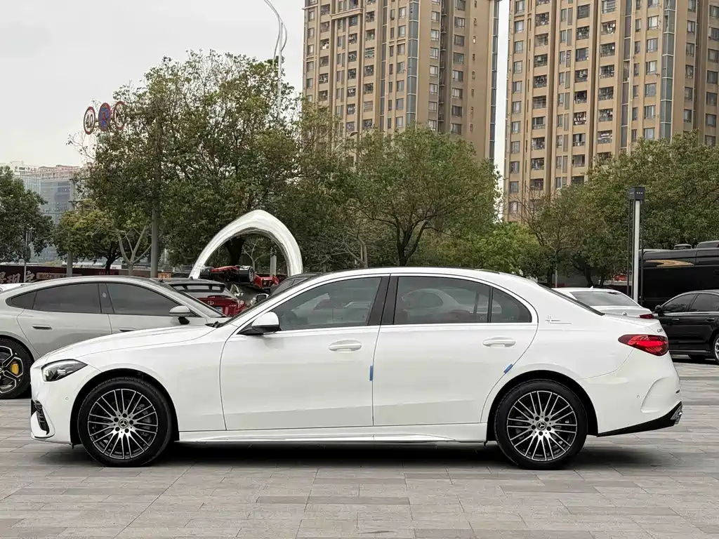 Mercedes-Benz C-Class 2022 — фото 4
