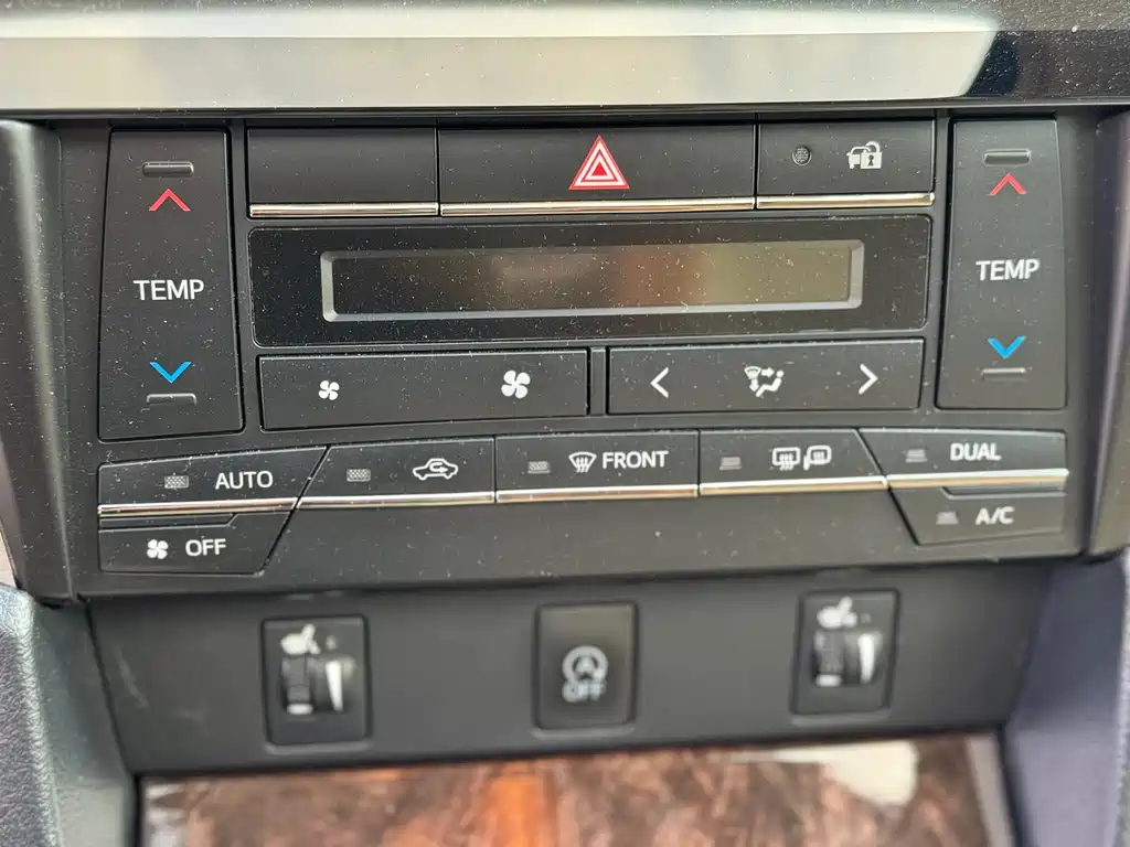 Toyota Camry 2017 — фото 17