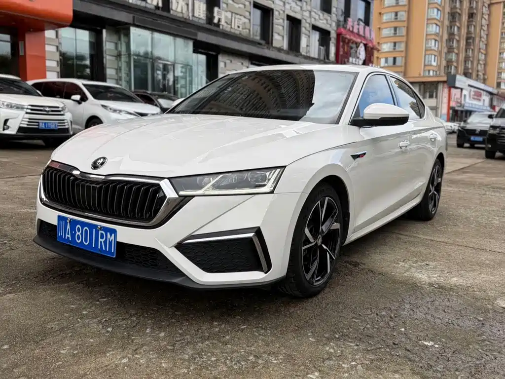 Skoda Octavia 2022 — фото 1