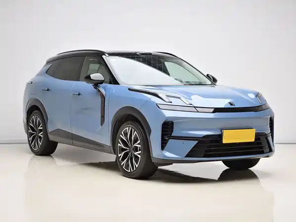 Lynk & Co 08 EM-P 2025