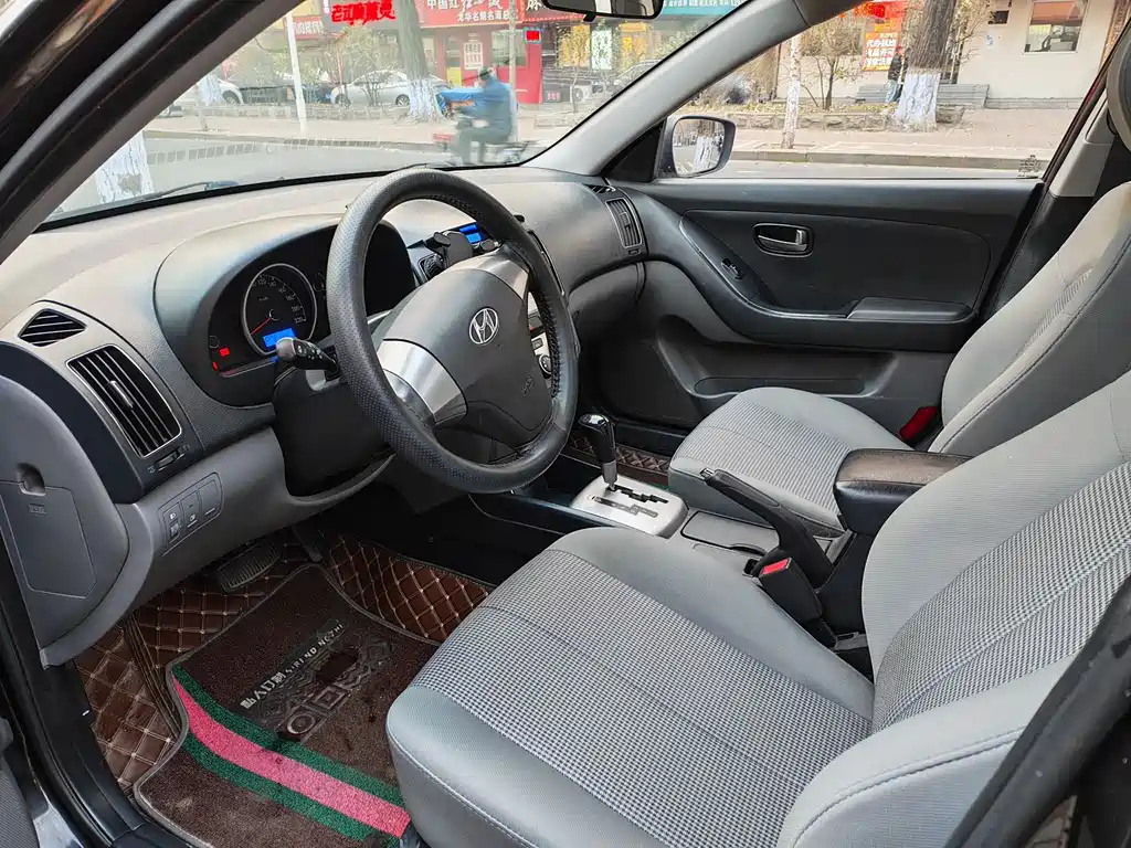Hyundai Elantra 2015 — фото 8
