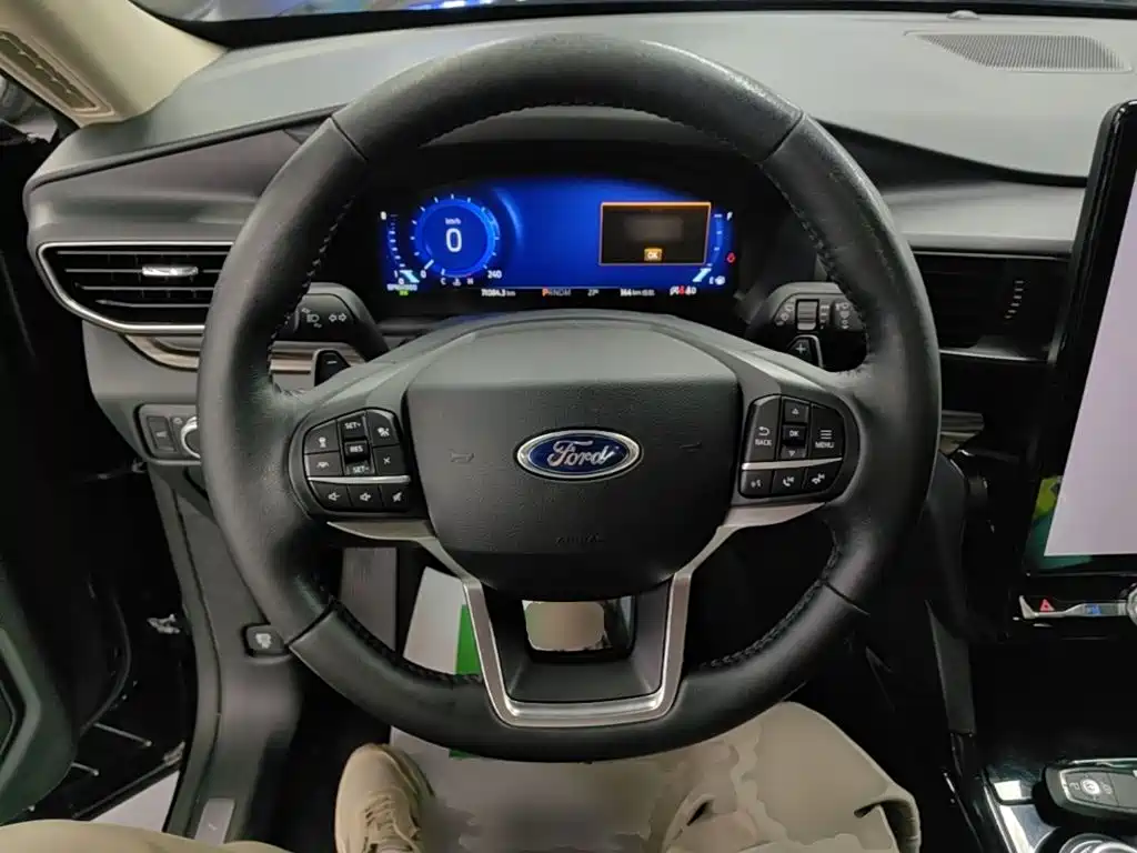 Ford Explorer 2021 — фото 11