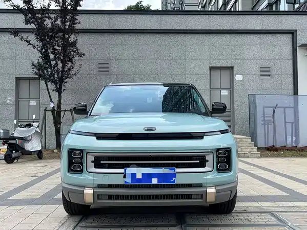 Geely ICON 2023