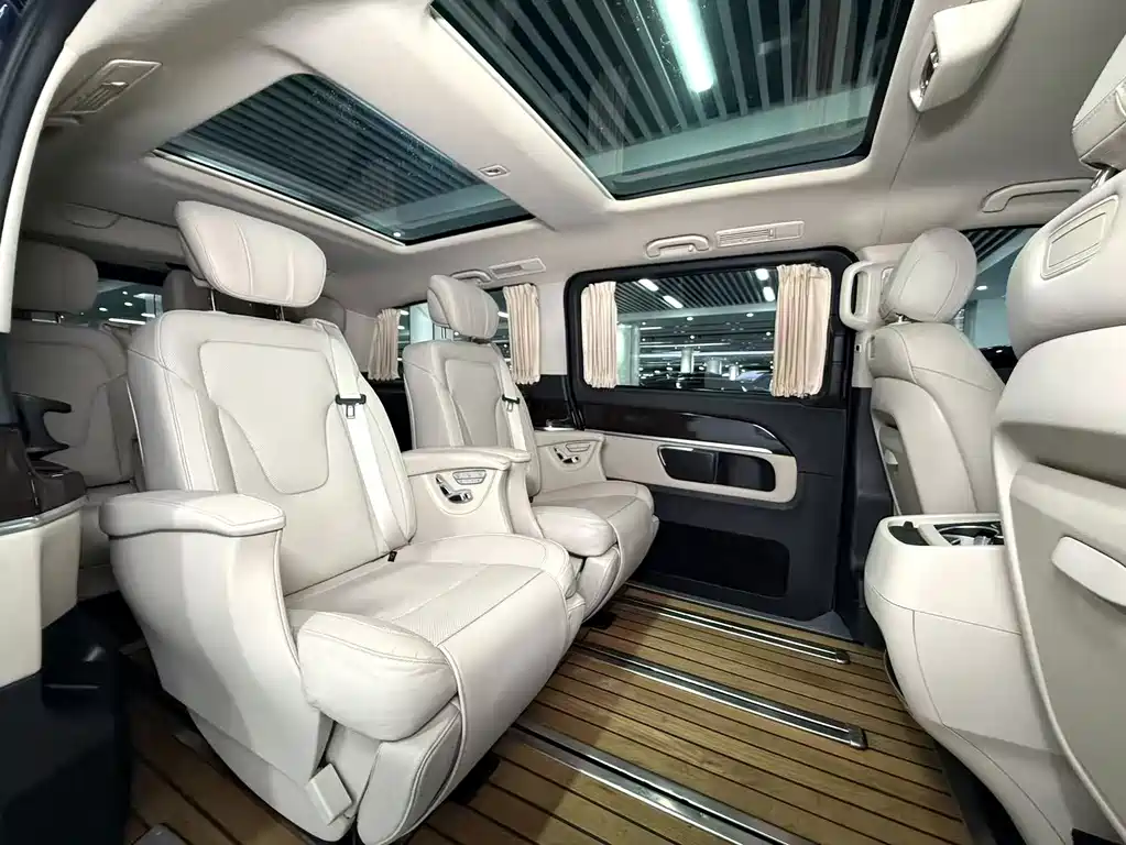 Mercedes-Benz V-Class 2021 — фото 14