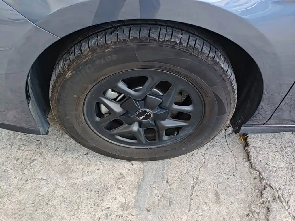 BYD Seal 05 DM-i 2025 — фото 23