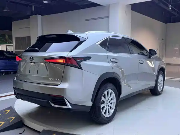 Lexus NX 2021