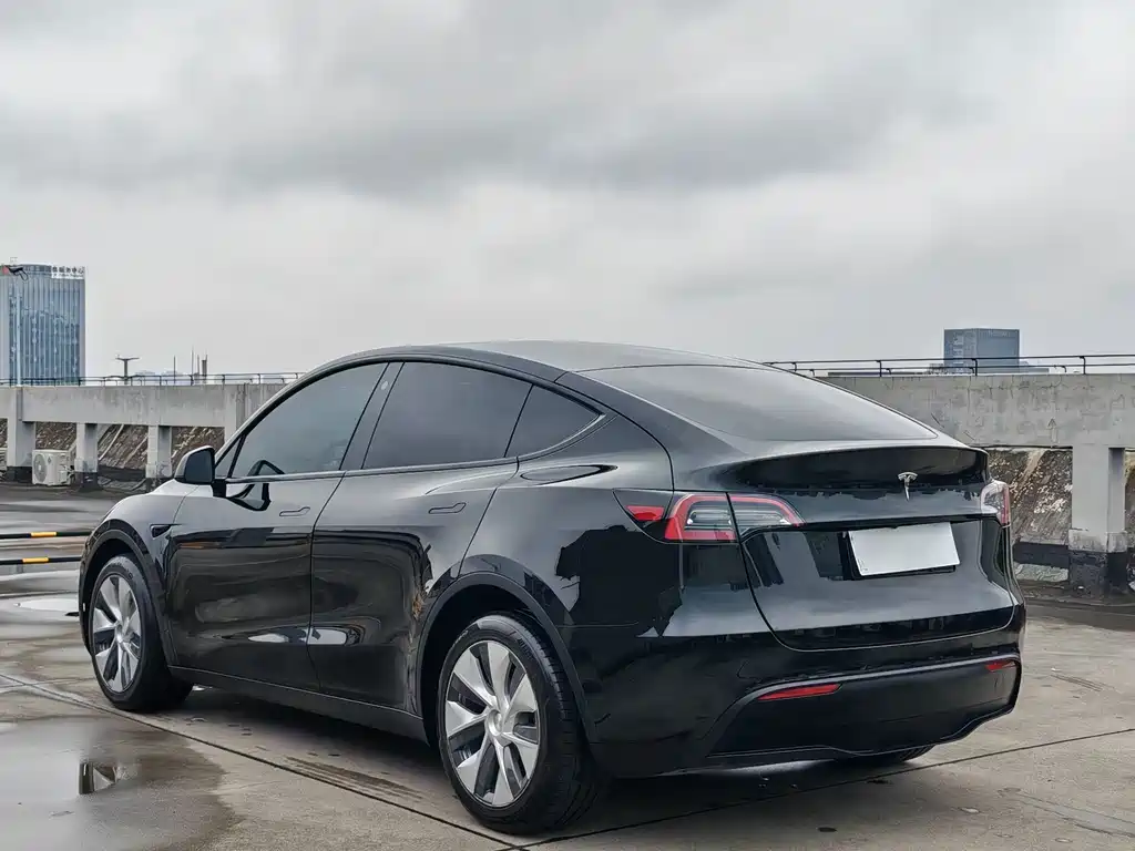 Tesla Model Y 2022 — фото 12