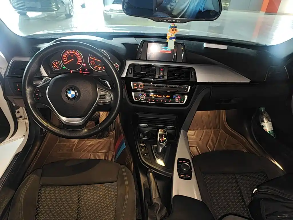 BMW 3 Series 2017 — фото 13